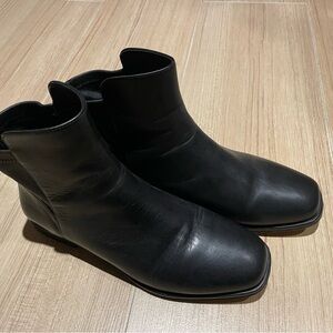 MaxMara Black Ankle Boots EU size36.5
